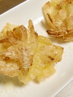 百合根と玉ねぎのかき揚げに、粉チーズを♫-レシピのメイン写真