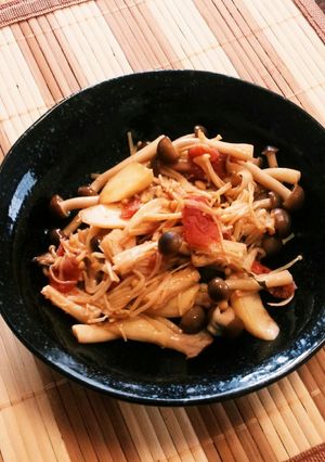 シャキ旨～！簡単キノコたっぷり梅肉炒め☆-レシピのメイン写真