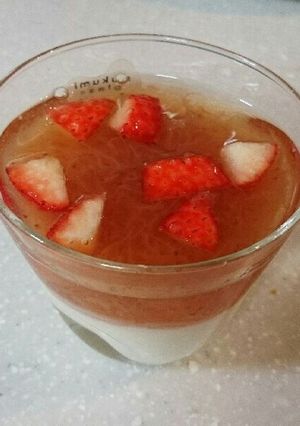 牛乳寒天☆苺ゼリー２層仕立て-レシピのメイン写真