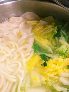 白菜 冷凍ぎょうざ うどんで簡単鍋-レシピのメイン写真