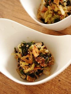 白菜とわかめのにんにく胡麻和え♪-レシピのメイン写真