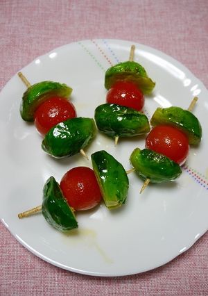 レンジで簡単!芽キャベツサンド(トマト)-レシピのメイン写真