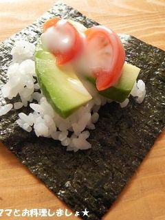 簡単ヘルシー★アボカドトマト手まきごはん-レシピのメイン写真