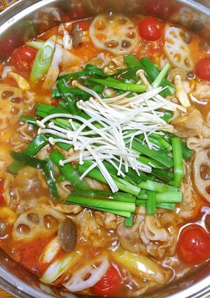 絶品☆10種の野菜が入ったキムチ鍋-レシピのメイン写真