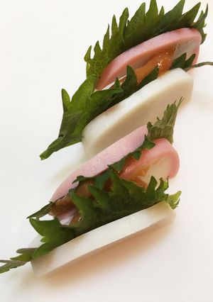 おつまみやお弁当に♡かまぼこ梅しそサンド-レシピのメイン写真