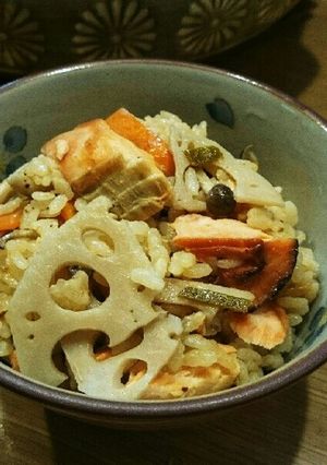 生鮭ときのこで土鍋ごはん-レシピのメイン写真