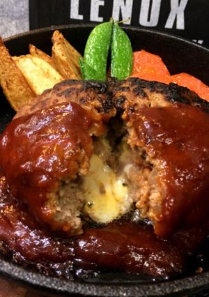 肉汁たっぷり★2種チーズinハンバーグ-レシピのメイン写真
