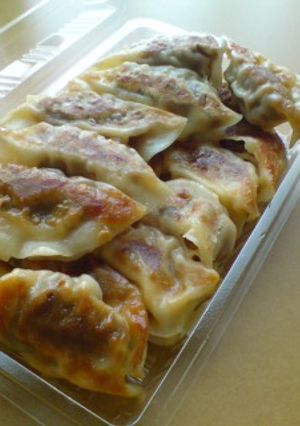 変わったお肉で餃子！鯨肉のシソチーズ餃子-レシピのメイン写真
