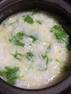土鍋で炊く水菜と卵のお粥-レシピのメイン写真