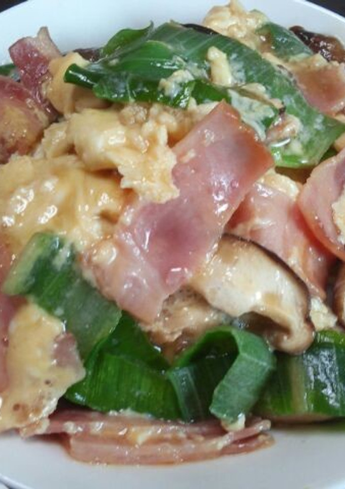 【主婦メシ】ベーコンとしいたけの卵丼ぶり-レシピのメイン写真