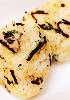 塩昆布とごま油のおにぎり-レシピのメイン写真