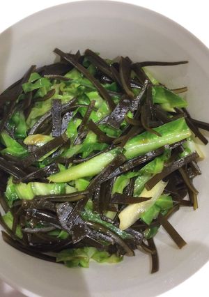 出汁殼昆布とキャベツの外葉の炒め物-レシピのメイン写真