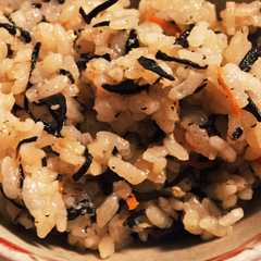 รูปของ 【料理上手の母直伝】ひじきご飯