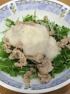 簡単♪水菜と豚肉と長芋の山かけサラダ-レシピのメイン写真