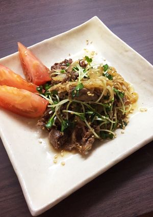 牛肉と玉ねぎのおかずサラダ-レシピのメイン写真