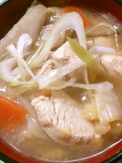 簡単!鶏むね肉と白菜 根菜のお味噌汁♪-レシピのメイン写真
