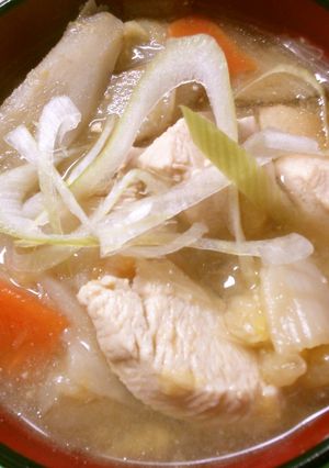 簡単！鶏むね肉と白菜 根菜のお味噌汁♪-レシピのメイン写真