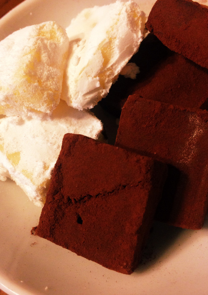 白と黒の生チョコ-レシピのメイン写真