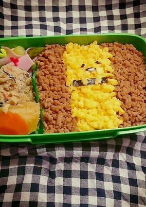 キャラ弁!?ぐでたまのそぼろ弁当♪-レシピのメイン写真