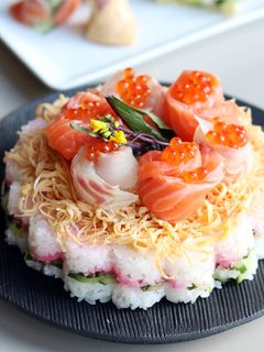 ひな祭りに お花の「ちらし寿司ケーキ」-レシピのメイン写真