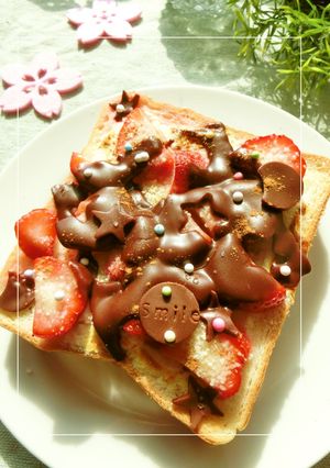 とろっと生チョコ　すっきり苺トースト-レシピのメイン写真
