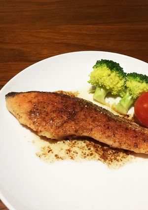 簡単！定番の鮭のムニエル-レシピのメイン写真