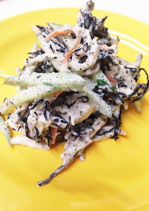 根菜たっぷり黒サラダ(*^_^*)-レシピのメイン写真