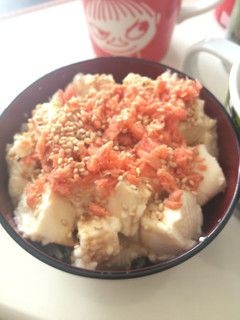 乗せるだけ簡単!鮭フレーク豆腐丼-レシピのメイン写真