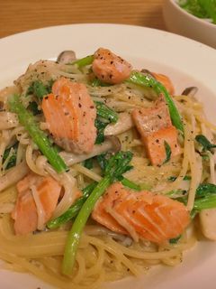 サーモンとほうれん草のクリームパスタ-レシピのメイン写真