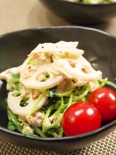 ごまマヨで♪豆苗と蓮根のツナサラダ-レシピのメイン写真