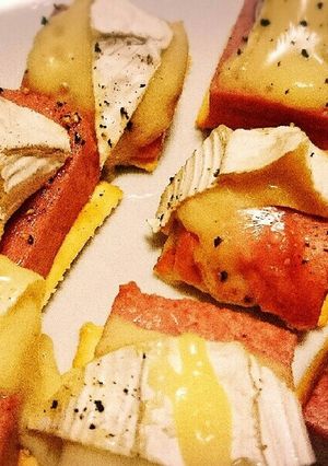 スパムとカマンベールチーズクラッカー-レシピのメイン写真