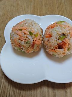 鮭と長ネギのオイルおにぎり-レシピのメイン写真