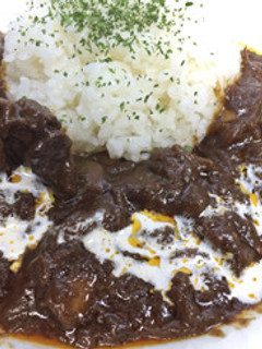 ハッシュドビーフ固形でビーフストロガノフ-レシピのメイン写真