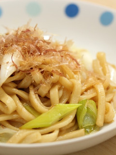 冷凍うどんの簡単ねぎ焼きうどん-レシピのメイン写真