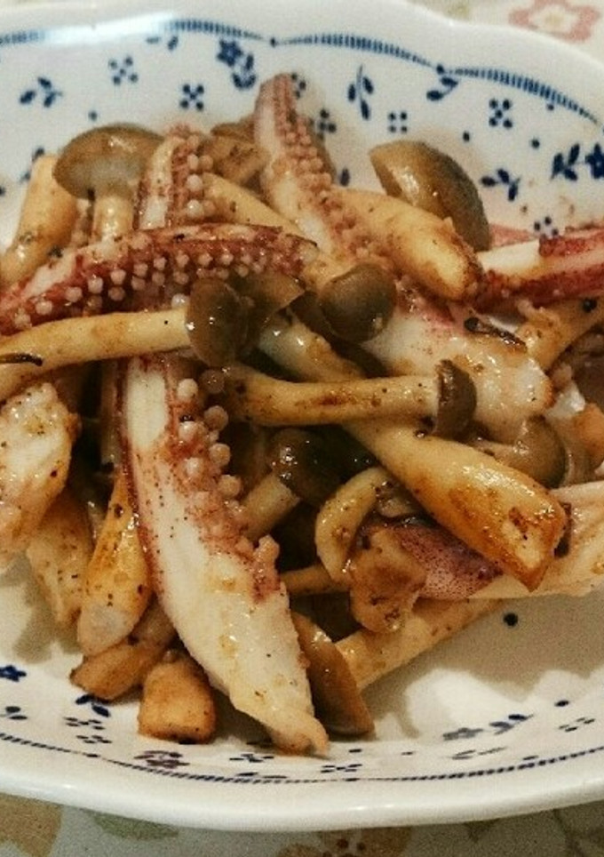 イカとキノコの炒め物-レシピのメイン写真