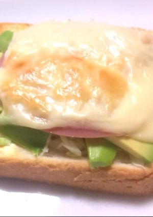 簡単朝食！アボカドチーズトースト-レシピのメイン写真