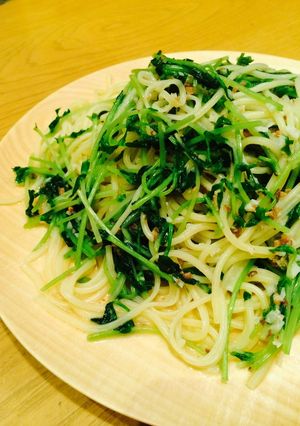 豆苗とアンチョビのパスタ-レシピのメイン写真