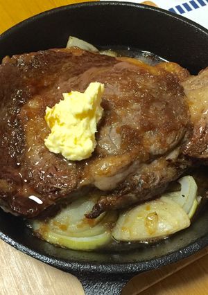 肉！スキレットで！1ポンドステーキ-レシピのメイン写真