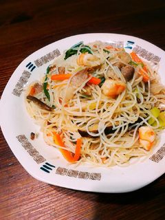 我が家で人気♪野菜たっぷり焼きビーフン-レシピのメイン写真