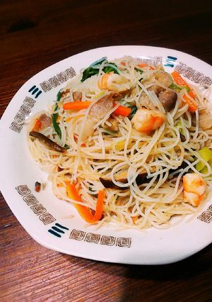 我が家で人気♪野菜たっぷり焼きビーフン-レシピのメイン写真