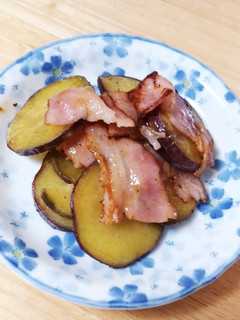 さつまいもとベーコンのオイスターマヨ炒め-レシピのメイン写真