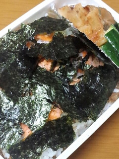 簡単♪醤油おかかに海苔シャケ弁当-レシピのメイン写真