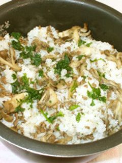 炊き込みご飯・混ぜご飯♪簡単!舞茸バター-レシピのメイン写真