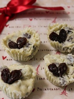 バレンタイン♡ホワイトレーズンチョコ-レシピのメイン写真