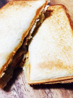 豚肉とトマトとろーりチーズのホットサンド-レシピのメイン写真
