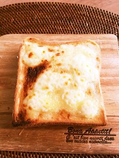 甘いマヨネーズチーズトースト-レシピのメイン写真