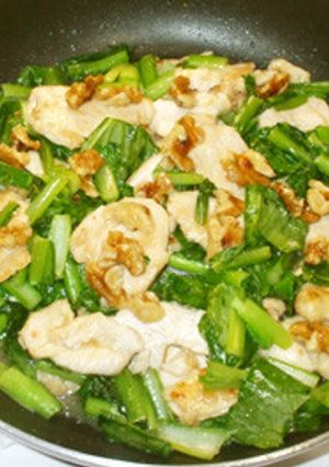 小松菜と鶏胸肉とナッツの中華炒め野菜炒め-レシピのメイン写真