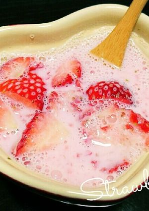 イチゴ牛乳-レシピのメイン写真