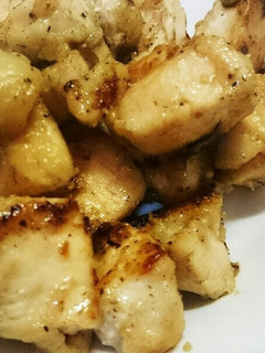 ヘルシーかつ簡単!鶏胸肉のにんにく炒め-レシピのメイン写真