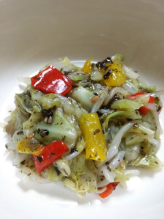 簡単!レンジde野菜の梅しそふりかけ和え-レシピのメイン写真